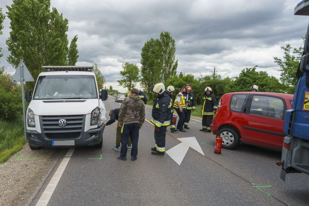 Több autó egymásba rohant a 81. főúton