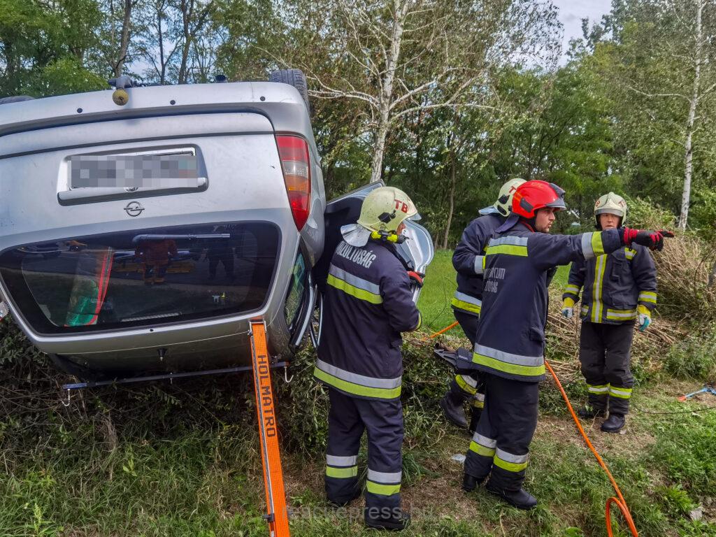 Opel borulása Környe és Vértessomló között