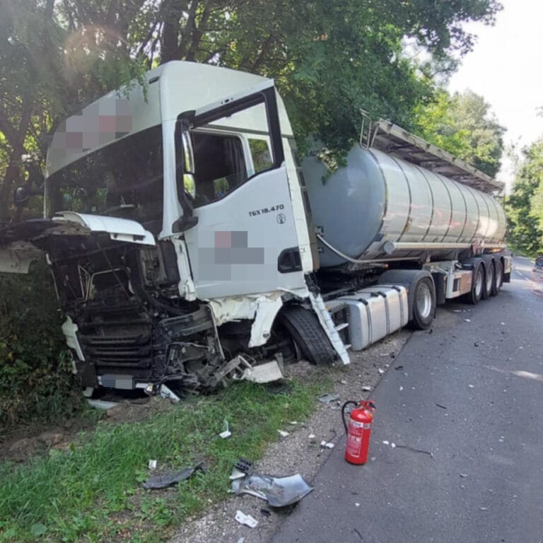 Súlyos baleset Kecskédnél – Mentőhelikopter is érkezett a helyszínre